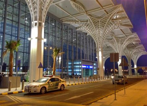 مطار الأمير محمد بن عبد العزيز الدولي